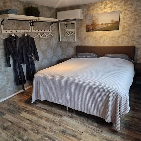 Bed & Budget Mackenzieplaats Wilp ภายนอก รูปภาพ