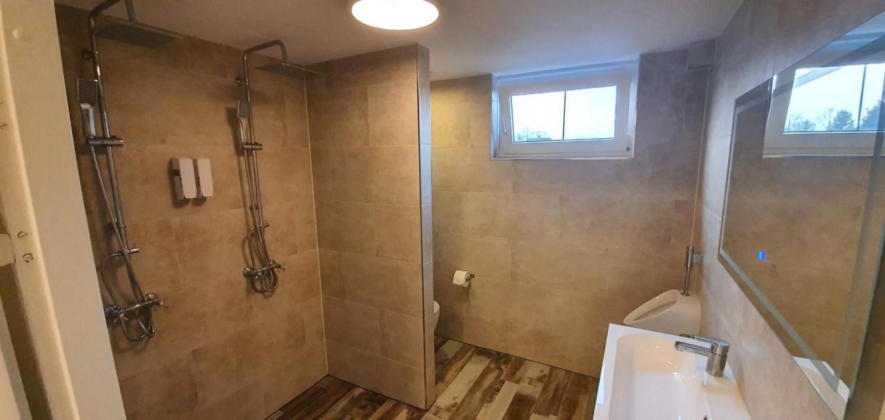 Bed & Budget Mackenzieplaats Wilp ภายนอก รูปภาพ