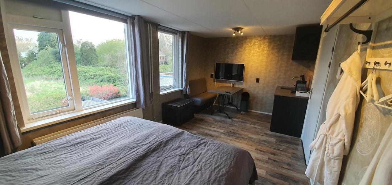 Bed & Budget Mackenzieplaats Wilp ภายนอก รูปภาพ