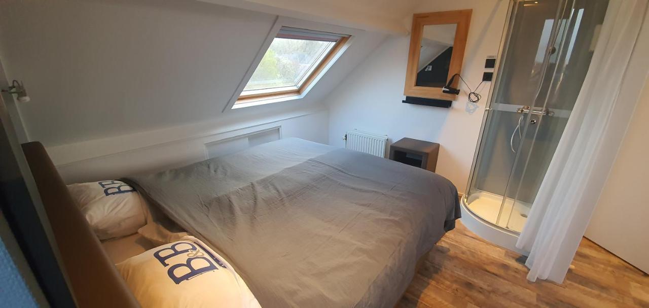 Bed & Budget Mackenzieplaats Wilp ภายนอก รูปภาพ